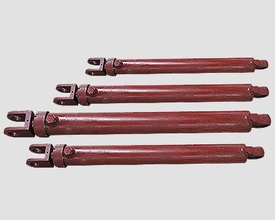 The lifting oil cylinder